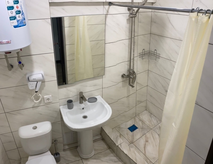 Люкс 3-местный 1-комнатный люкс - Отель «Атакар» Гагра